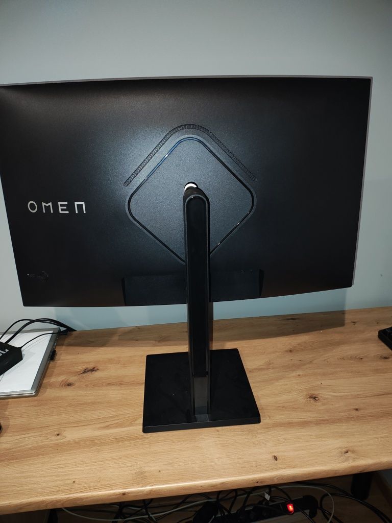 Monitor HP omen c32
