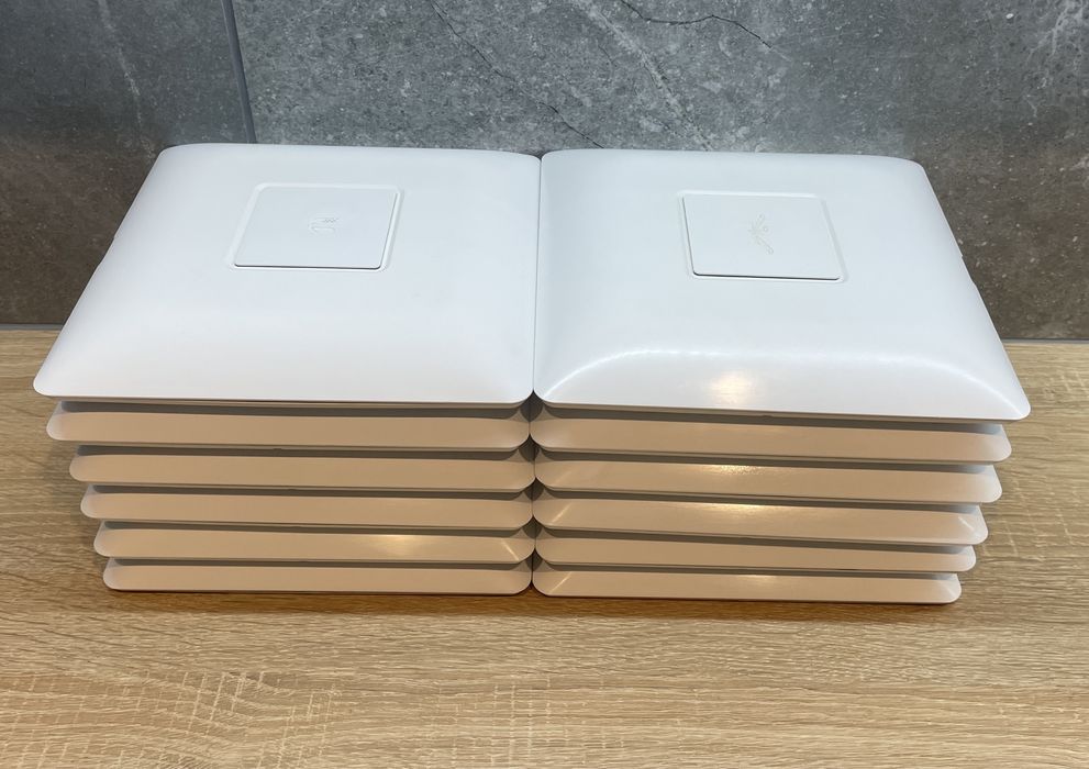Точки доступу Wi-Fi Ubiquiti UniFi UAP AC 2.4/5 GHz up 1300 Mbps