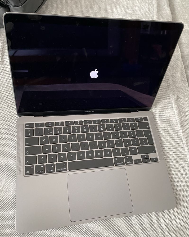 Macbook Air APPLE