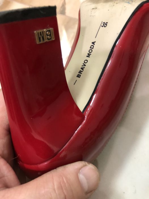 Туфлі жіночі червоного кольору