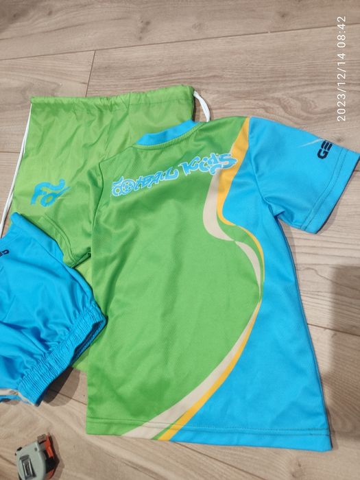 Strój sportowy 110 + worek na trening