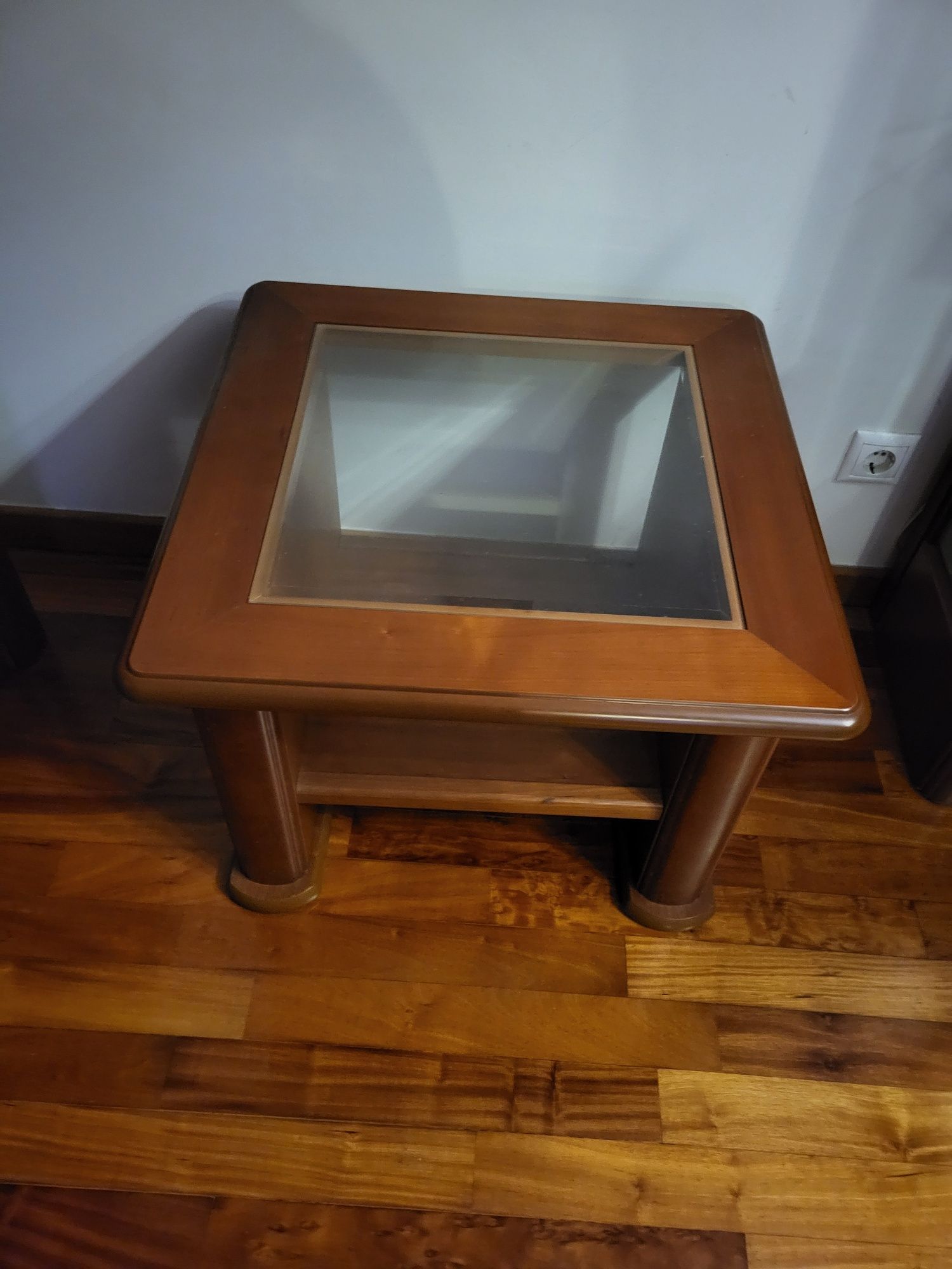 Mesa apoio cerejeira.