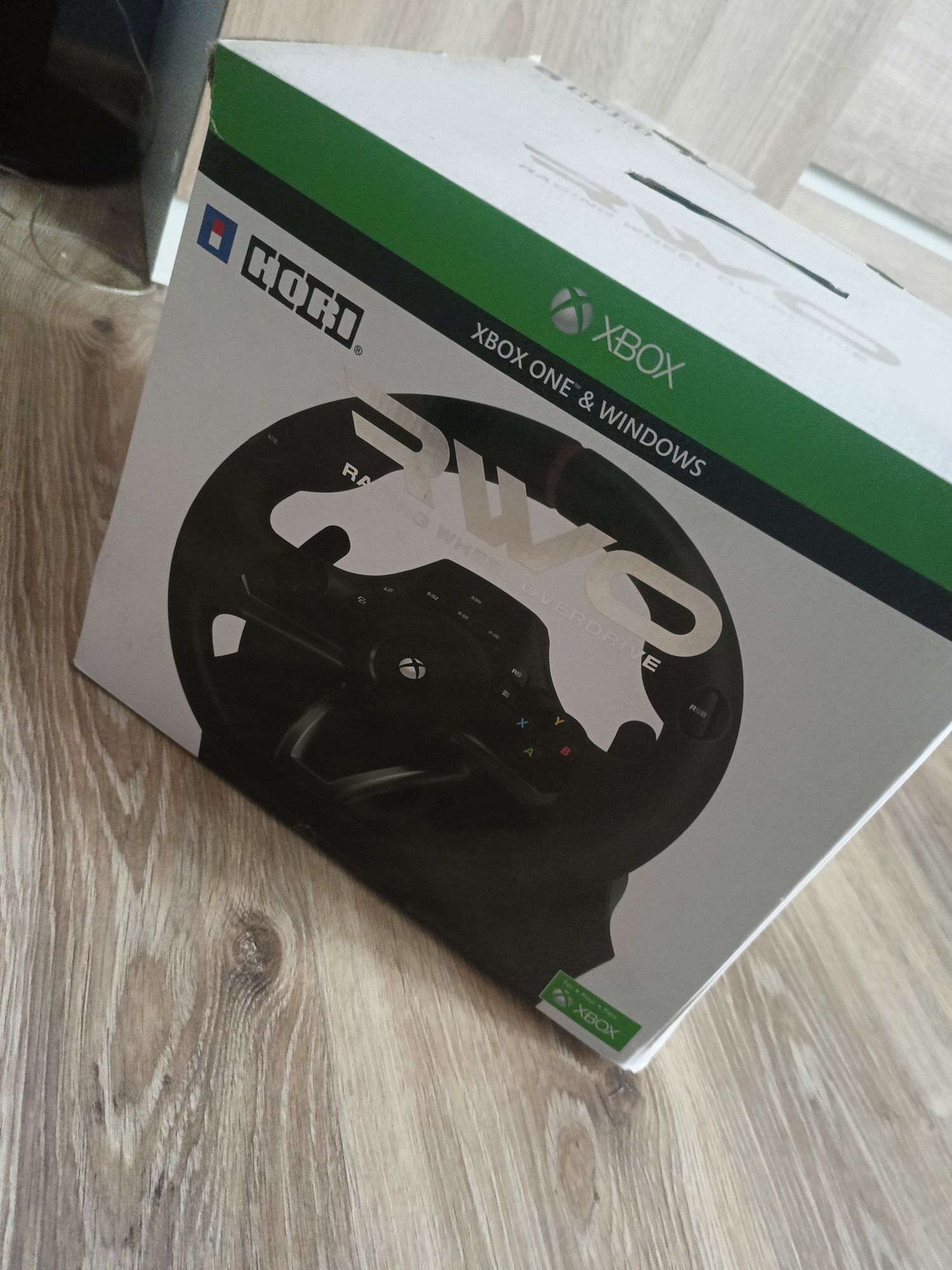 Sprzedam Xbox one 500g+ kierownica 20 gier