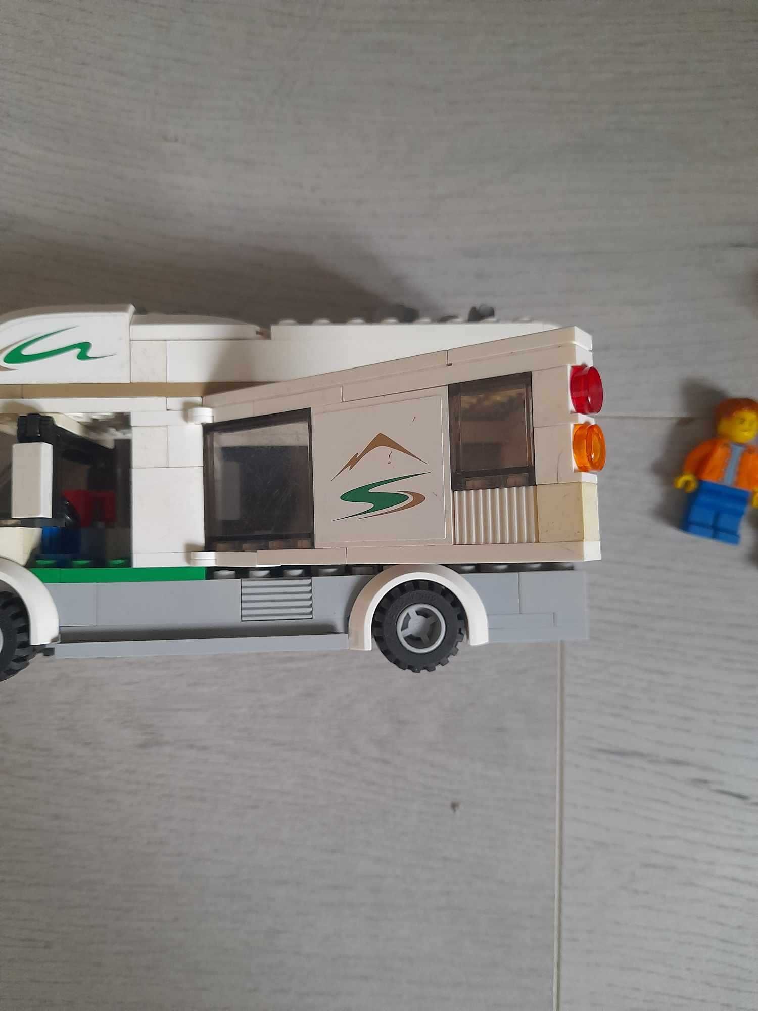 LEGO 60057 Camper Van