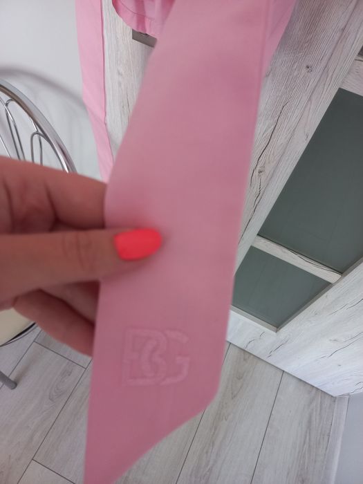 Sukienka na jedno ramię
