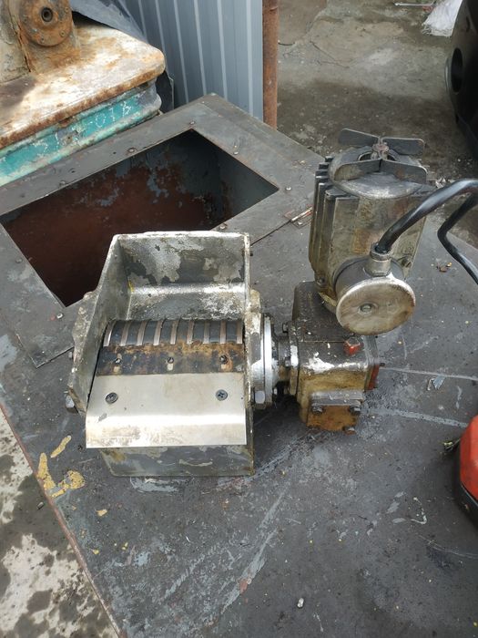 Магнитные сепараторы х43-43, 43-44  50 и 100 литров, новые и бу