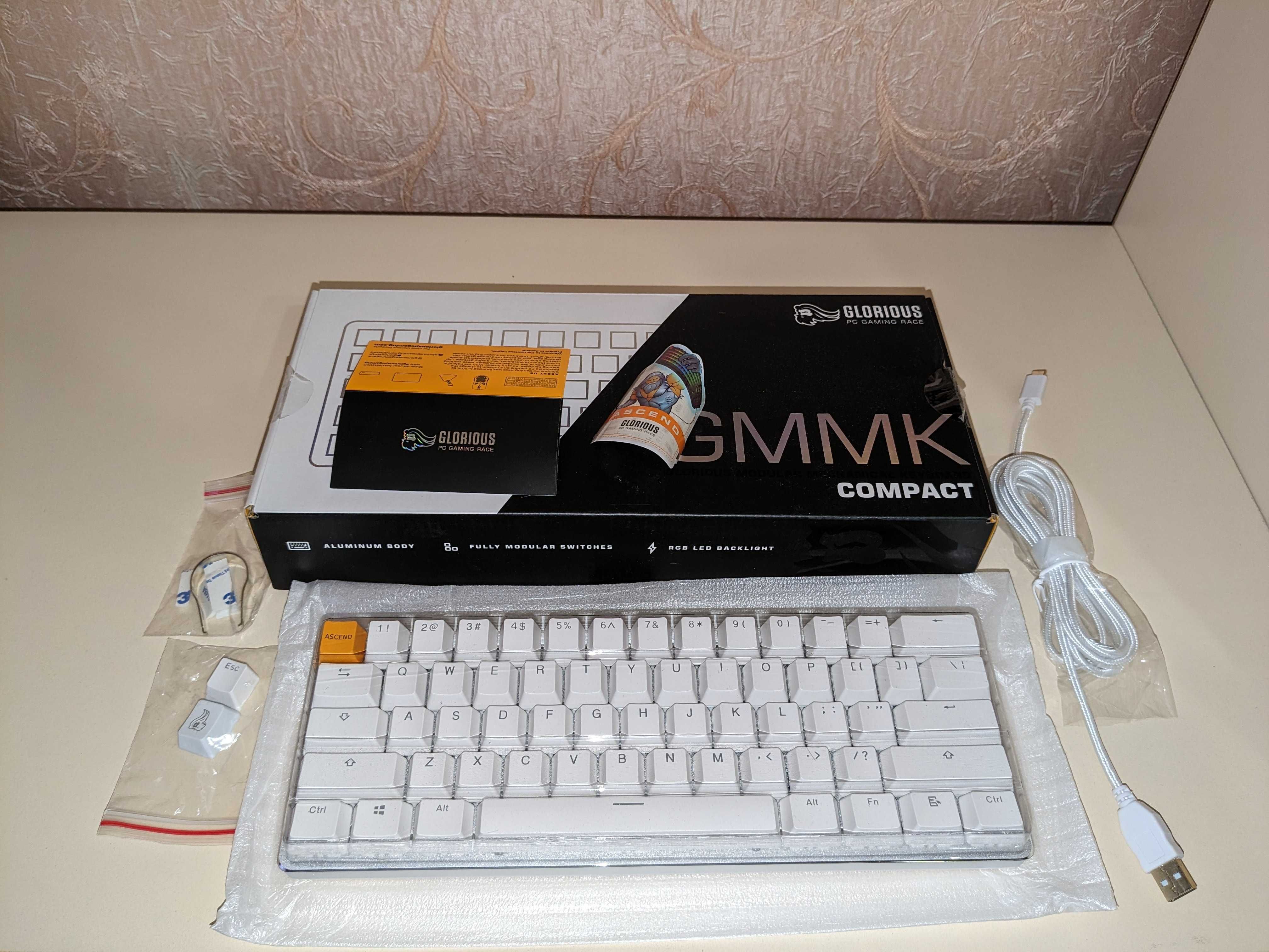 Механічна клавіатура Glorious GMMK Compact 60% hot swap