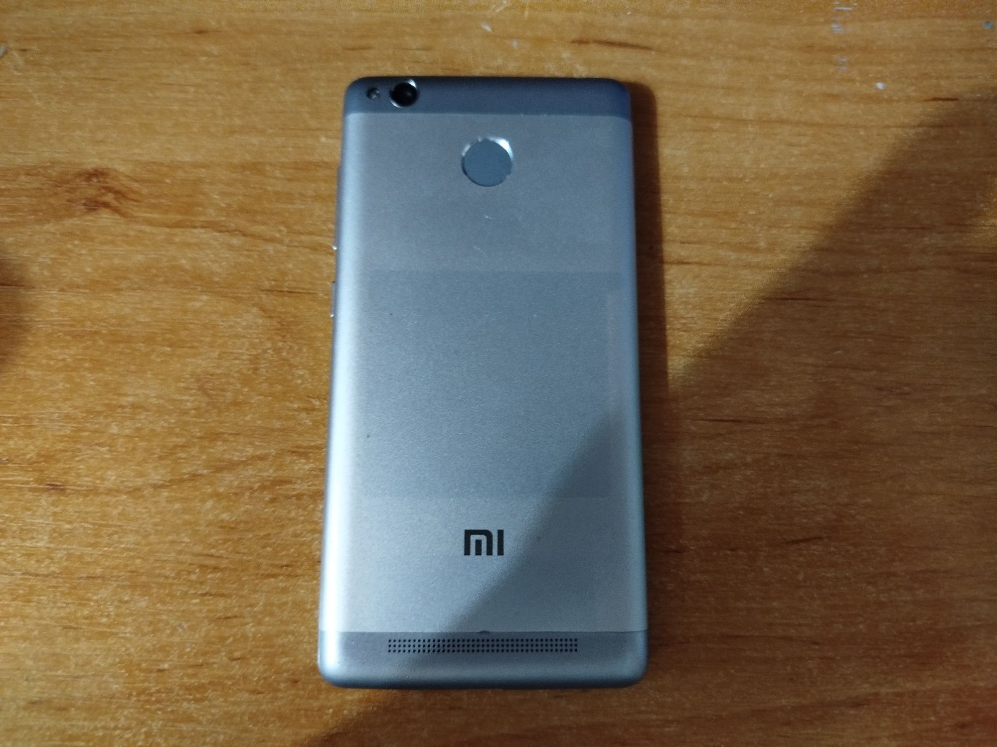 Redmi 3 в хорошем состоянии