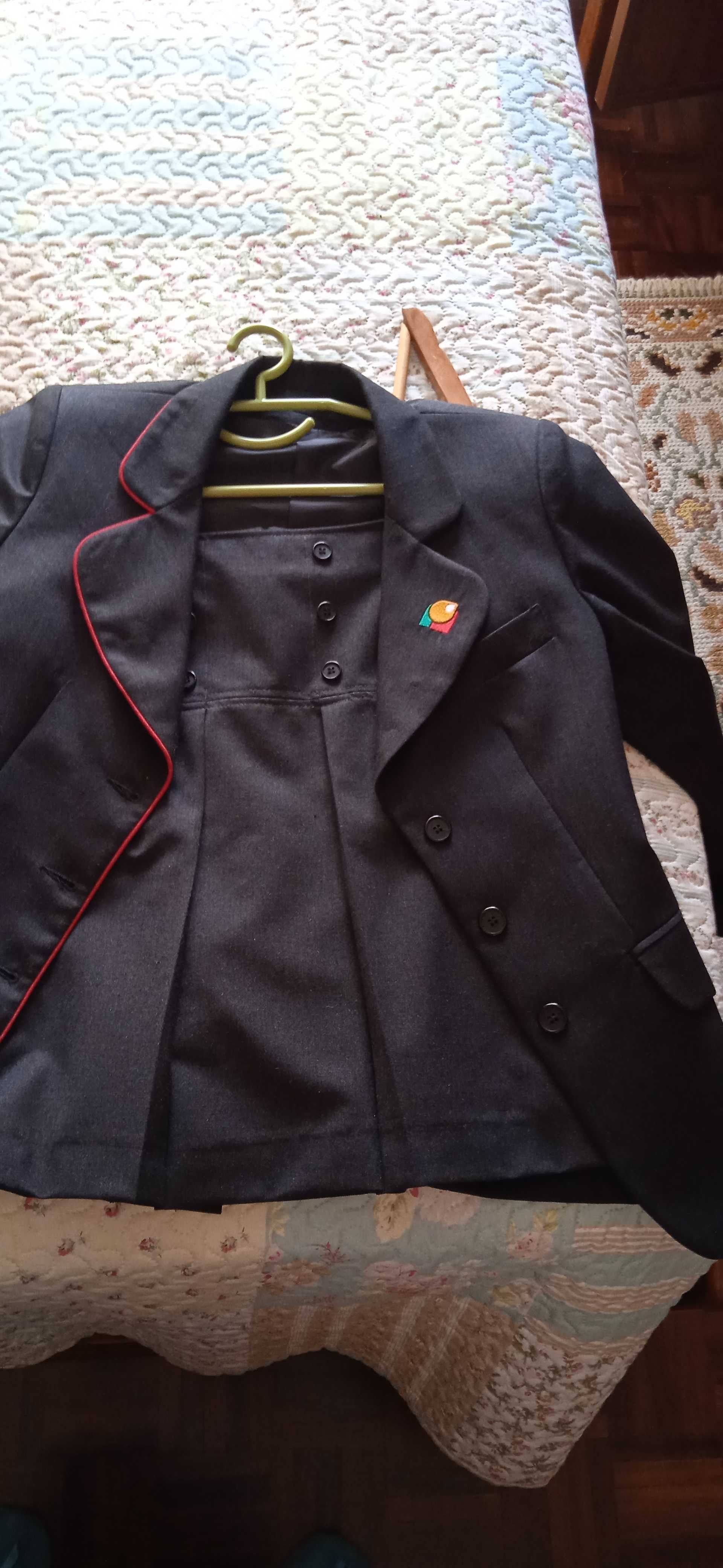 Fato de uniforme completo