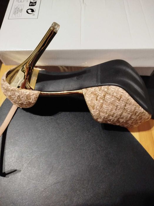 Sprzedam szpilki złote