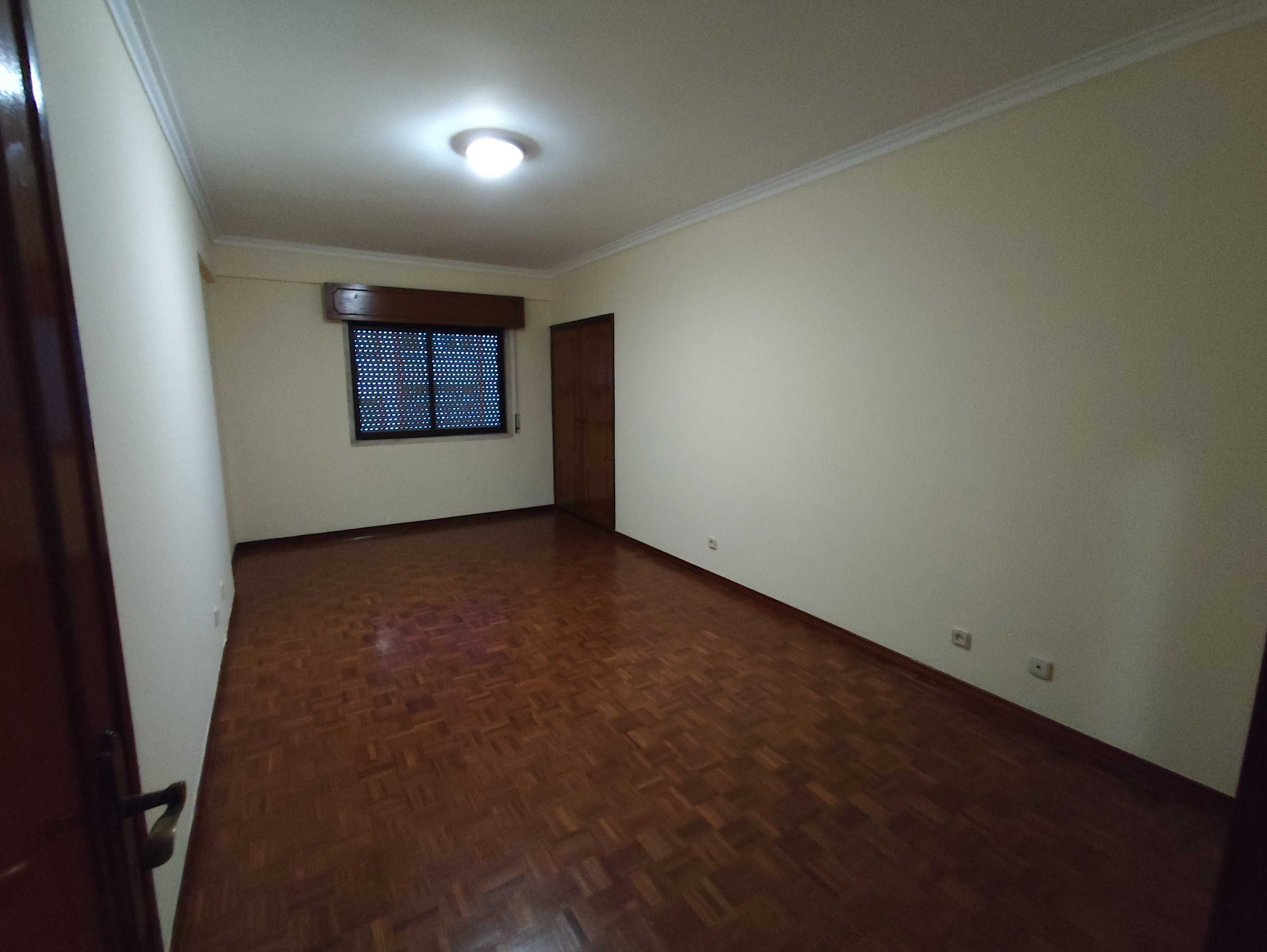 Apartamento T2 - Águas Livres – Damaia de Cima