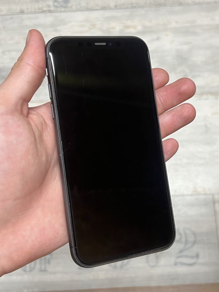 IPhone 11, в хорошем состоянии