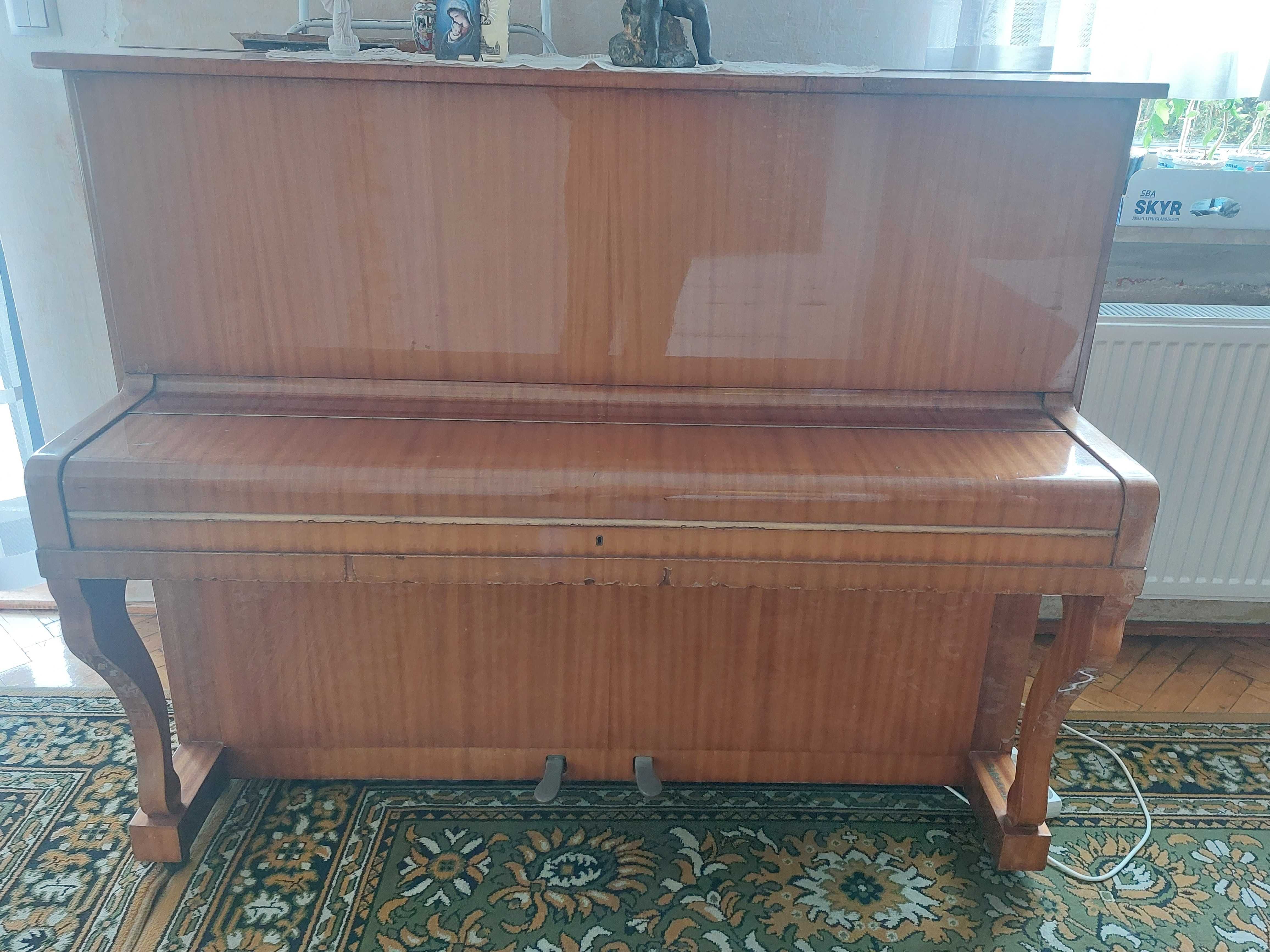 Sprzedam pianino Legnica z lat 80tych