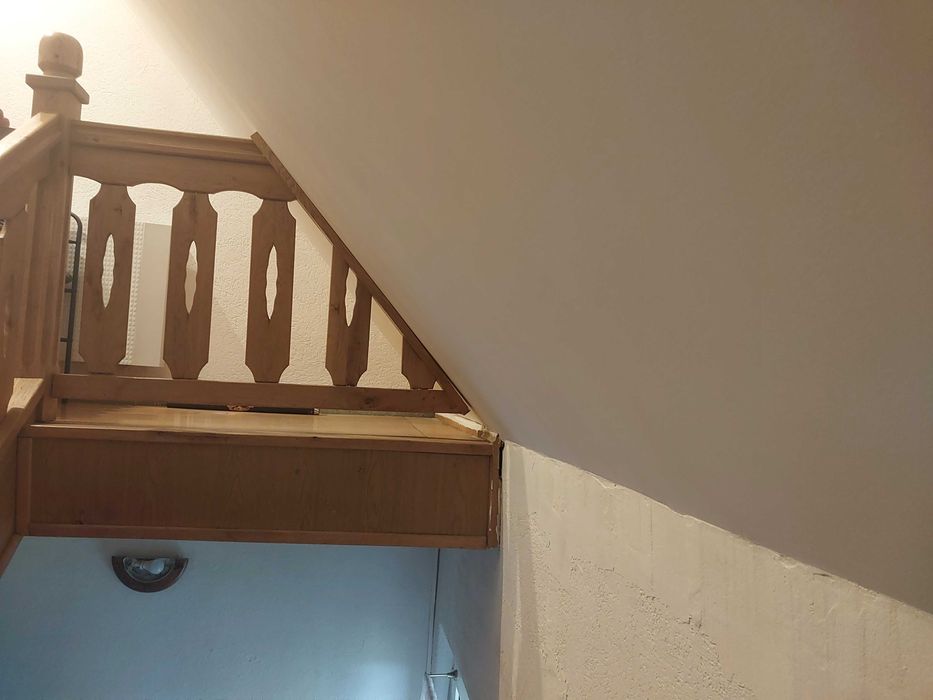 Sprzedam dębowe zdemontowane balustrady schodów wewnętrznych