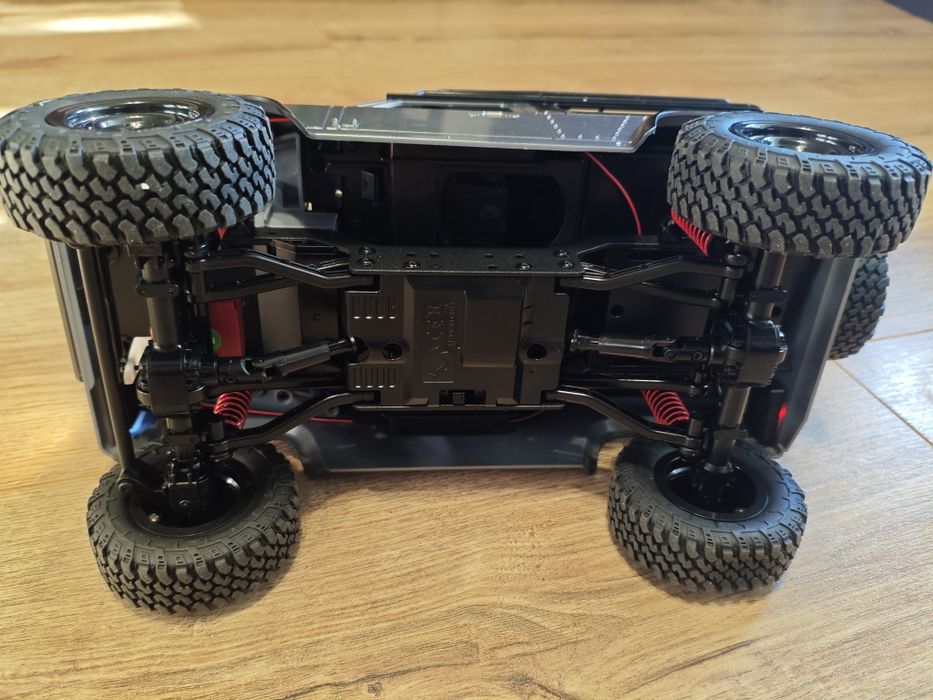 Машинка на радіокеруванні MN-99s Джип Дефендер Land Rover