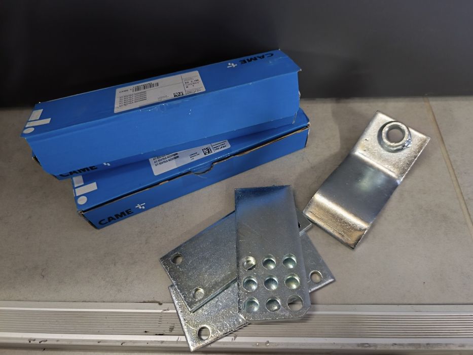Sprzedam uchwyty montażowe do bram Came