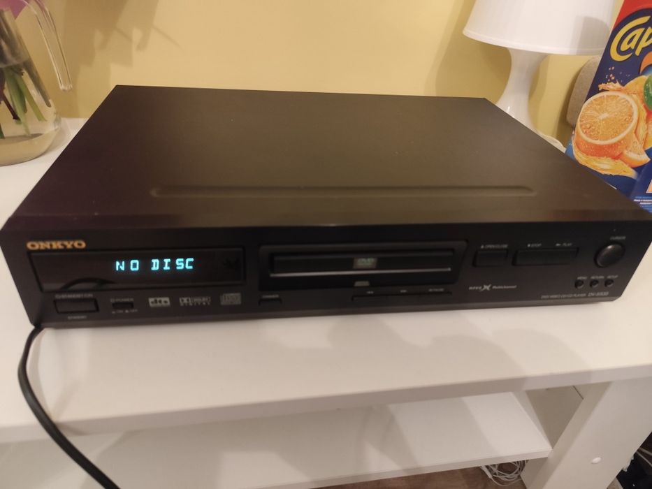 Odtwarzacz DVD CD Onkyo DV s535
