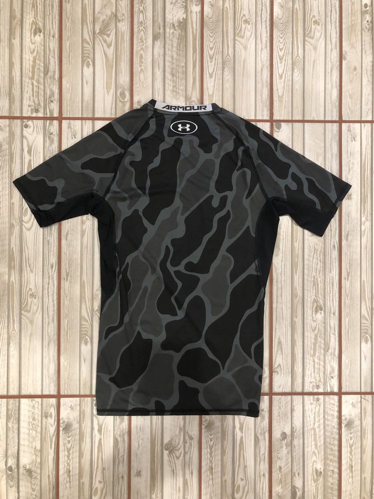 Компрессионная, термо футболка Under Armour