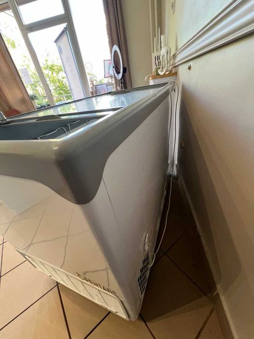 Zamrażarka skrzyniowa z płaską przeszkloną szybą