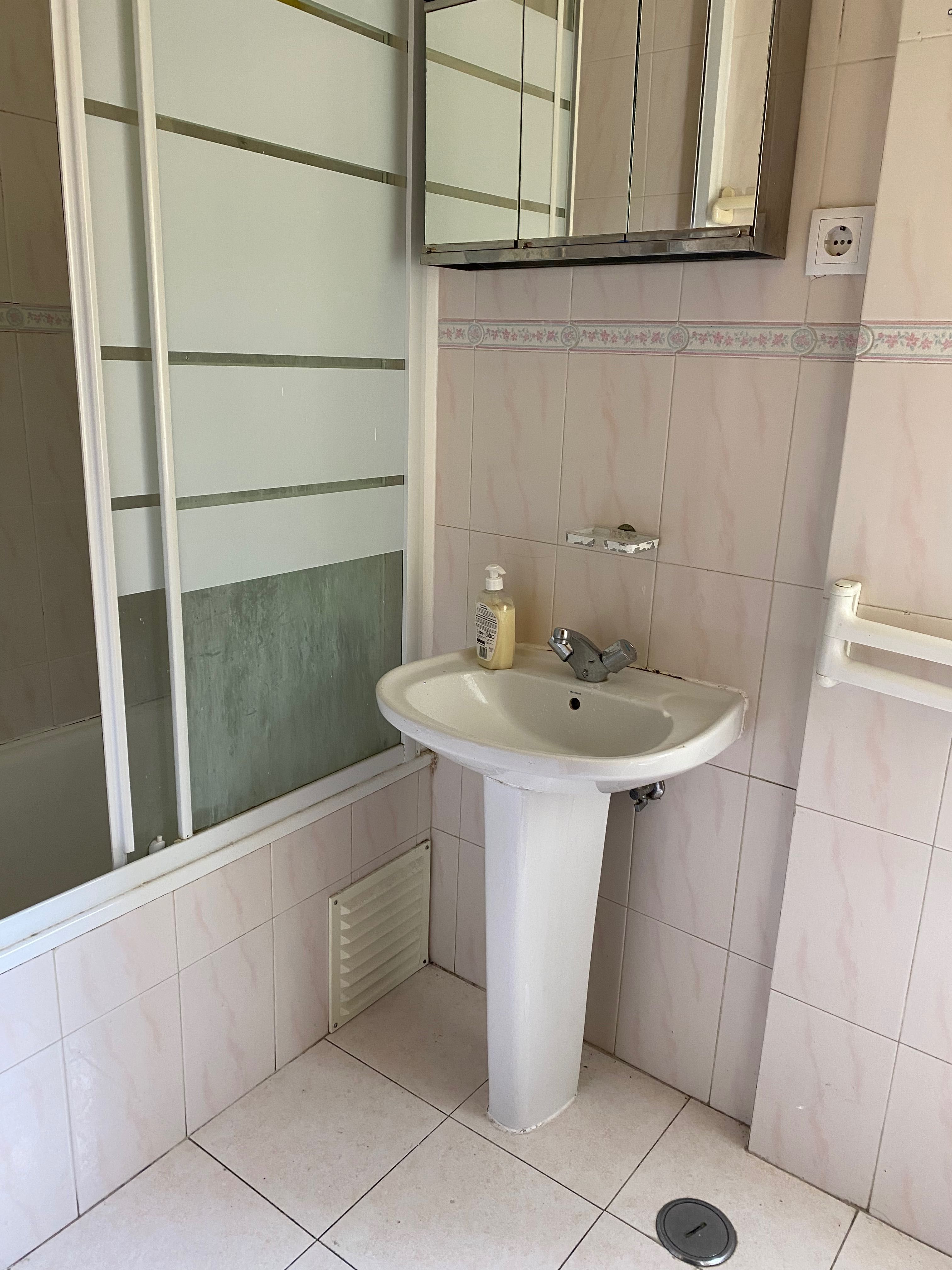 Quarto para arrendar nas Laranjeiras