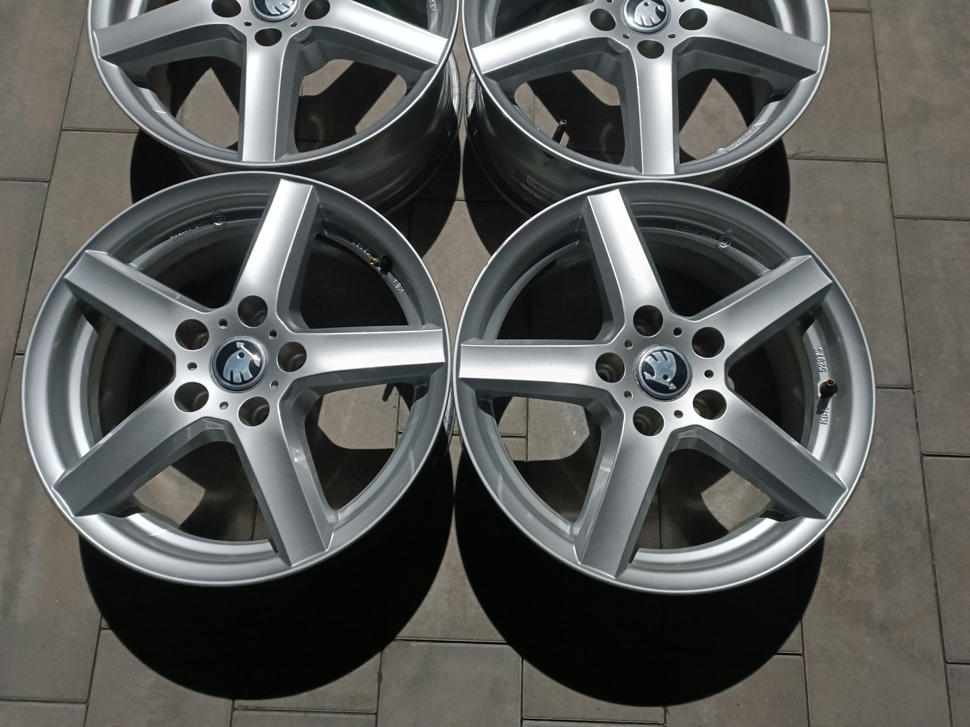 16 Alufelgi Skoda Octavia IV III II Superb, Karoq Yeti 5x112