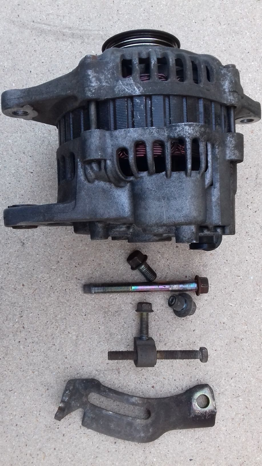 Alternator do Mazda323F 97'