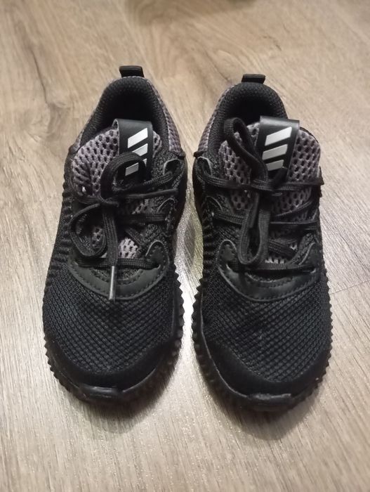 Кросівки Adidas в стані нових, розмір 24.