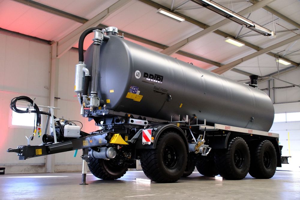 Briri Road Master  Wóz asenizacyjny/beczkowóz/transporter do gnojowicy 26 000 l