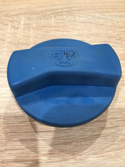 Крышка расширительного бачка Спринтер