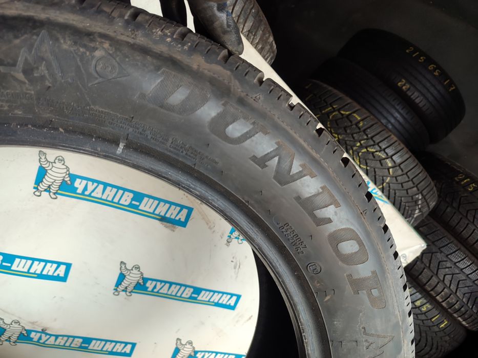Шини dunlop 235 55 r19 зимові 23-й рік