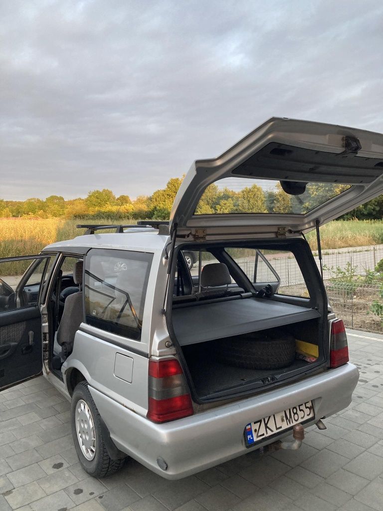 Polonez  Caro Kombi 2001