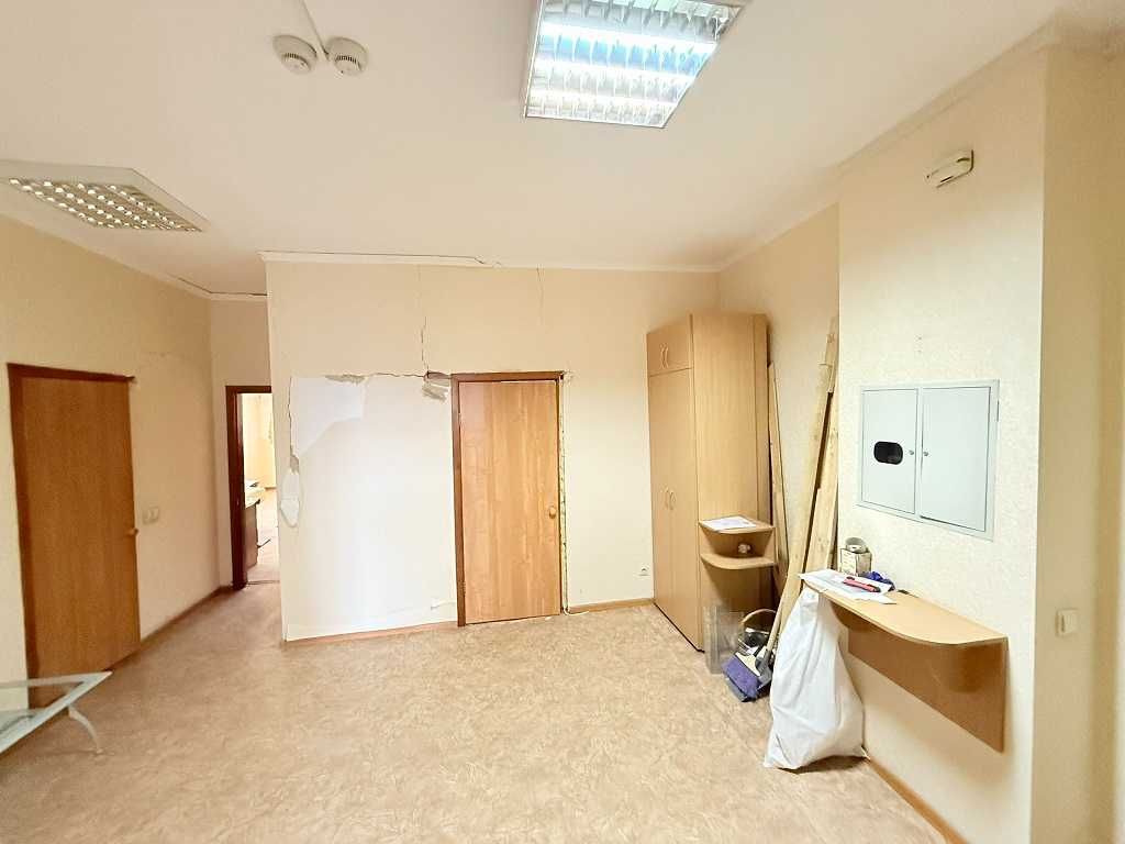 3-к простора, центр, вул. Антоновича 72, м. Олімпійська.