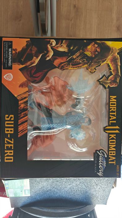 Figura Sub-Zero da Diamond Select