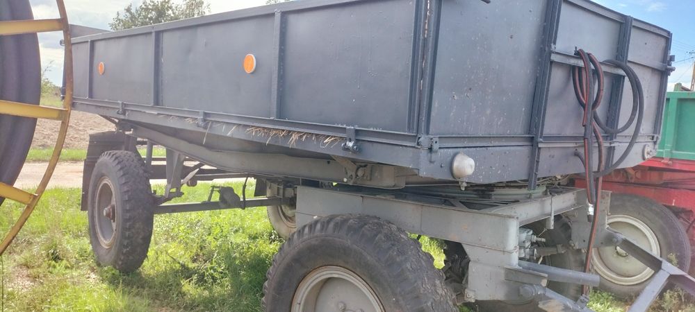 Przyczepa rolnicza wywrotka D-47 Sanok Autosan