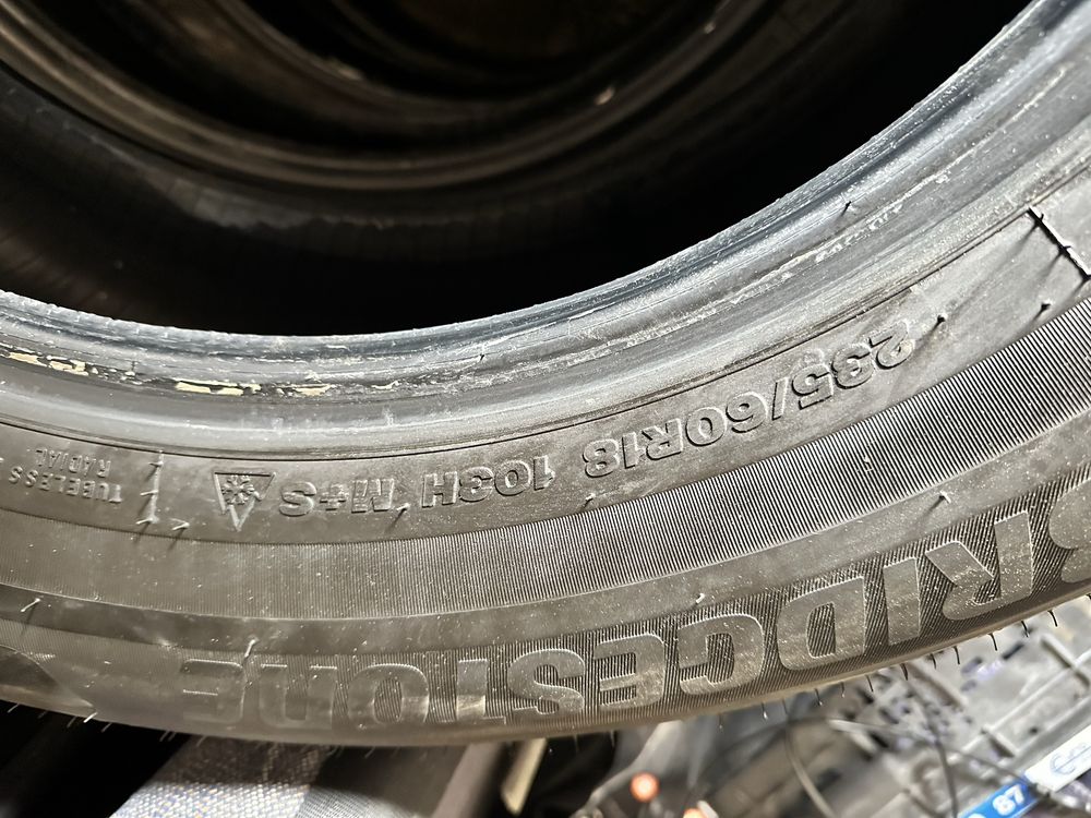 Всесезонна резина Bridgestone 235.60 r18
