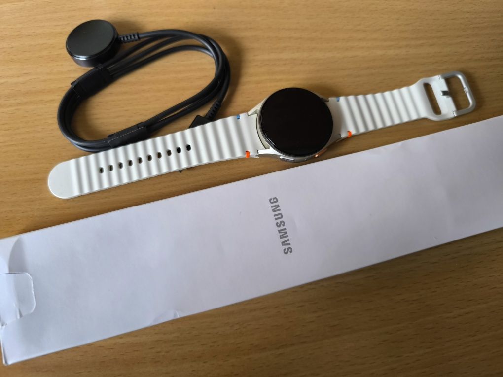 Smartwatch Galaxy 7 biały 40mm