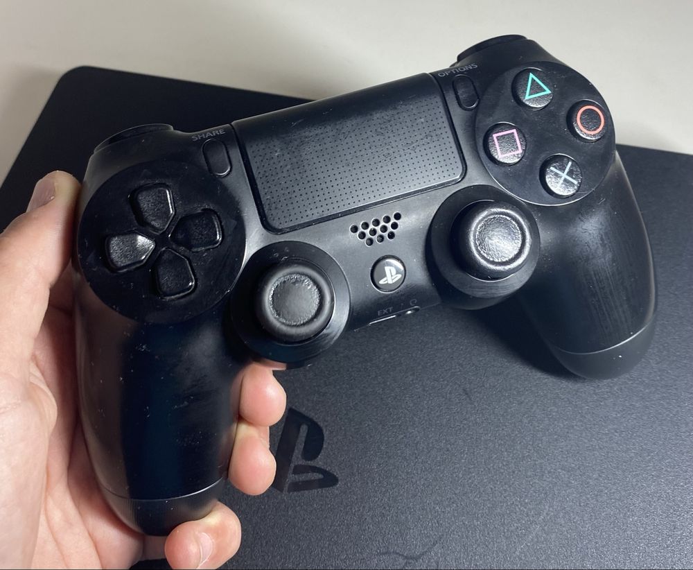 PS4 SLIM з 1 маленьким нюансиком