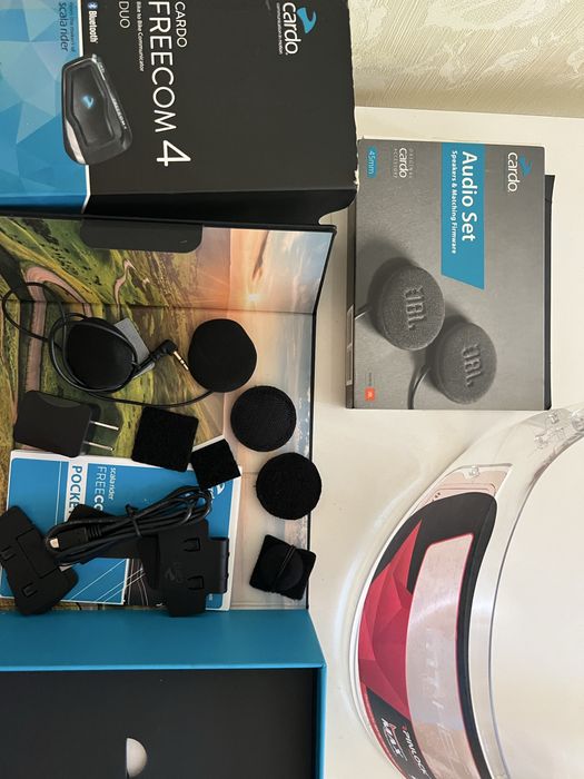 Шолом MT Atom М з гарнітурою Cardo Freecom4