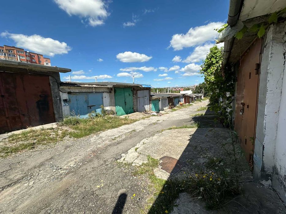 Довгострокова оренда гаража по вул. Степана Бандери