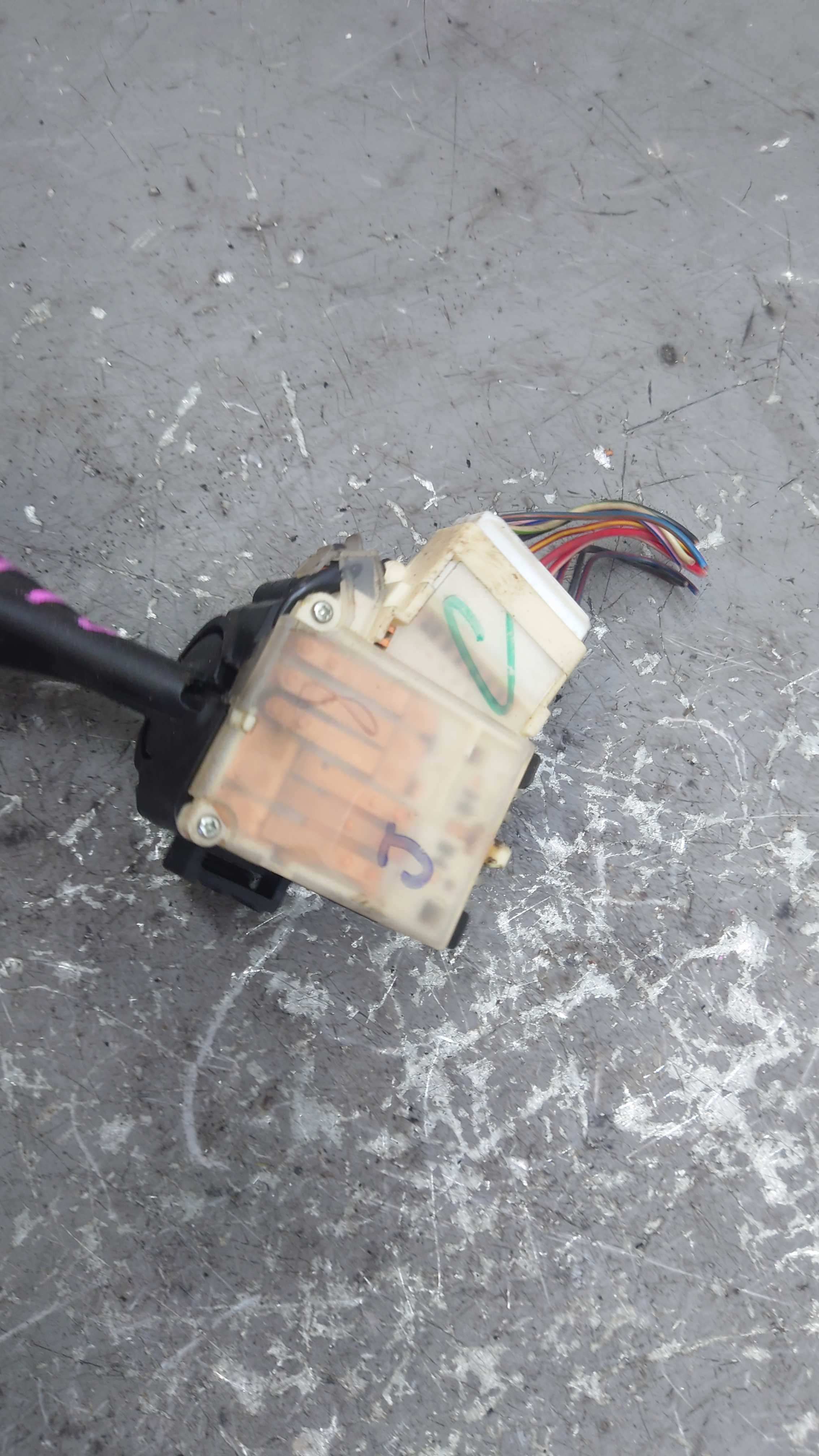 Suzuki Swift IV 4 Przełącznik Manetka Świateł Kierunkowskazów
