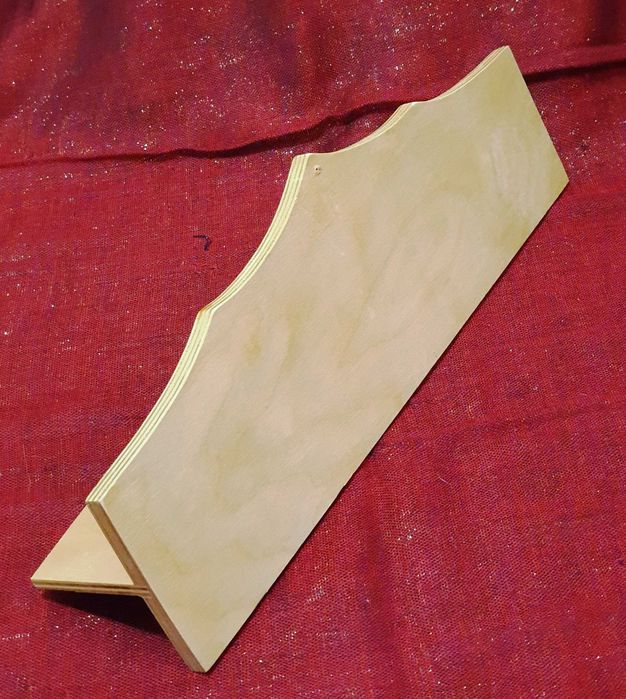 Drewniana półeczka na przybory kuchenne