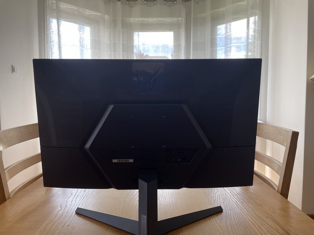Komputer z monitorem