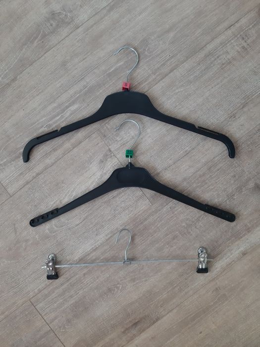 Торгівельне обладнання після закриття магазину. Торговое оборудование