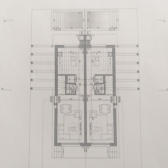 V3 triplex geminada com piscina só a particulares