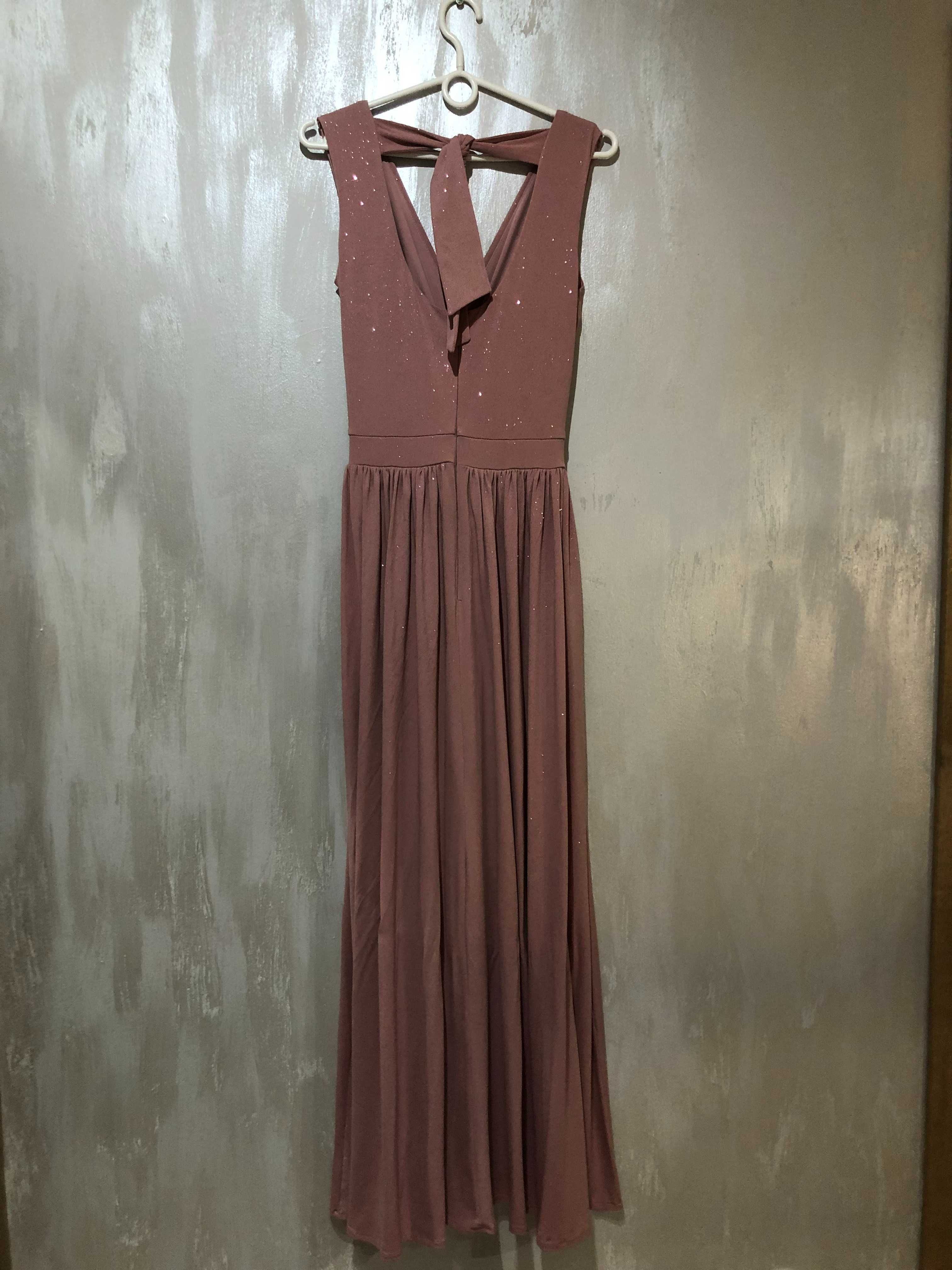 Różowa błyszcząca długa sukienka rozmiar 36