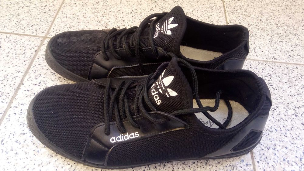 Sapatilhas pretas adidas 39
