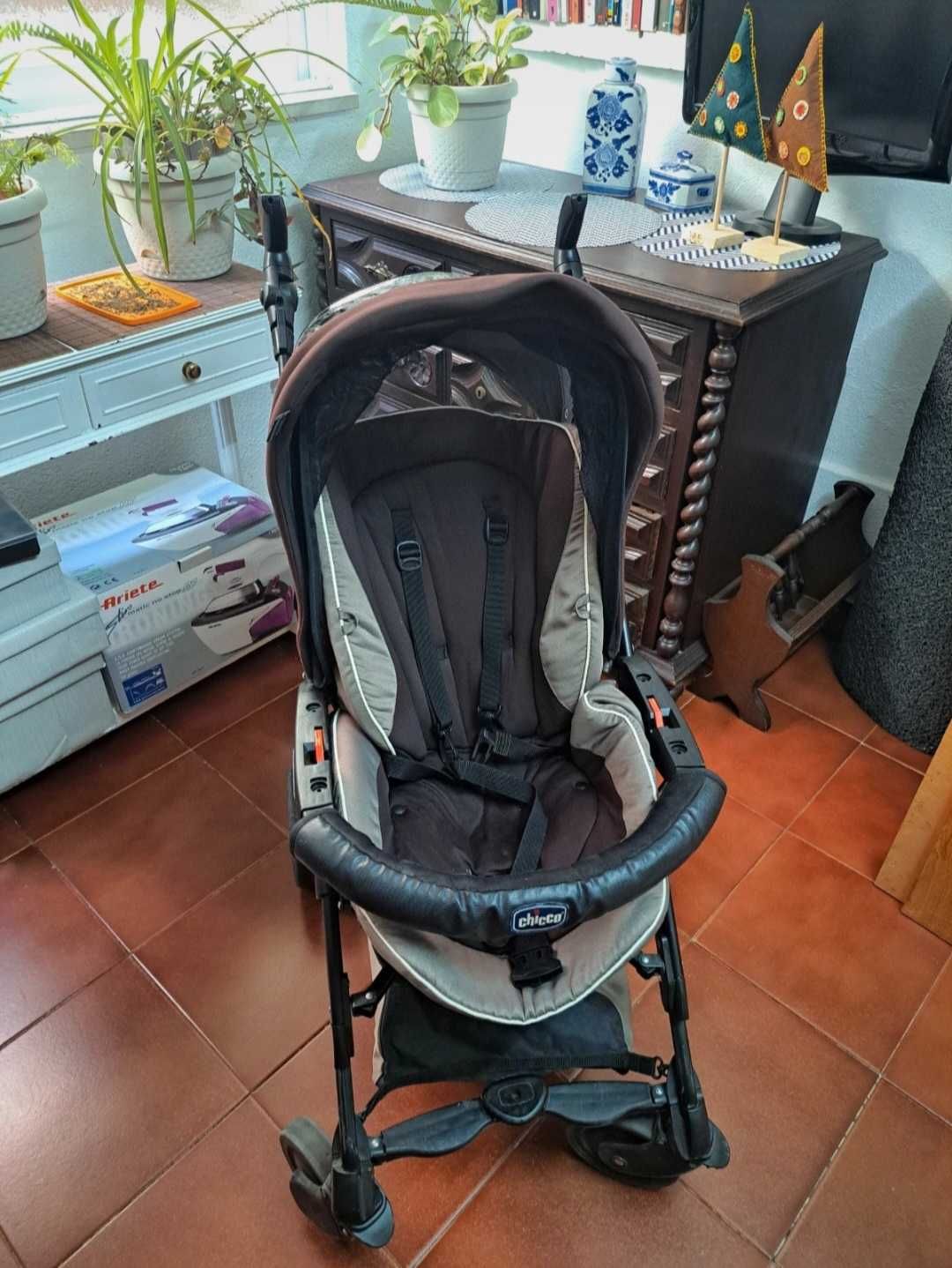 Carrinho de bebé + ovo Chicco