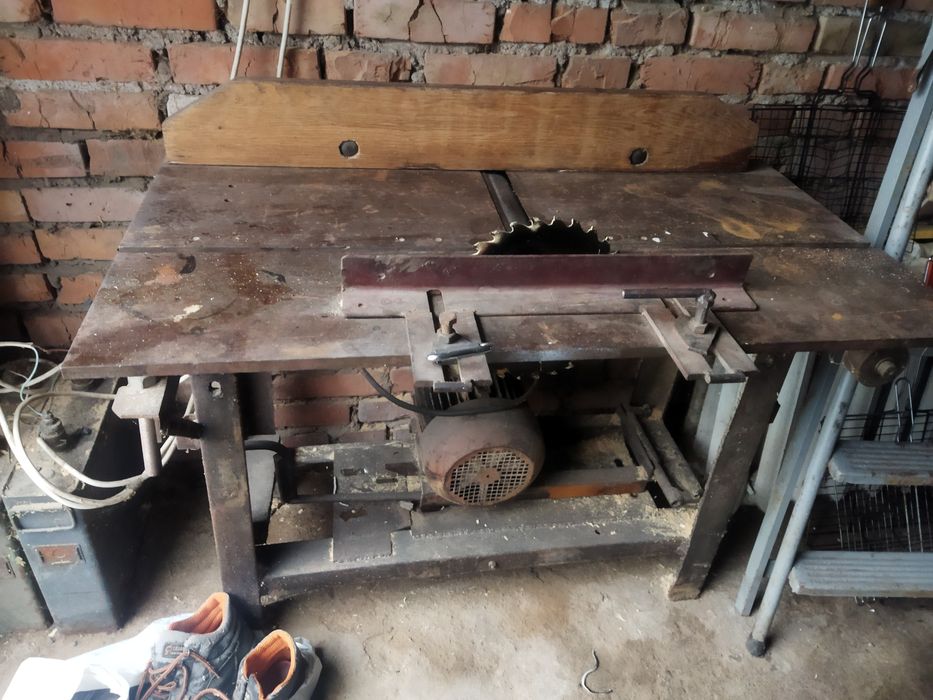 Продам циркулярку з фуганком