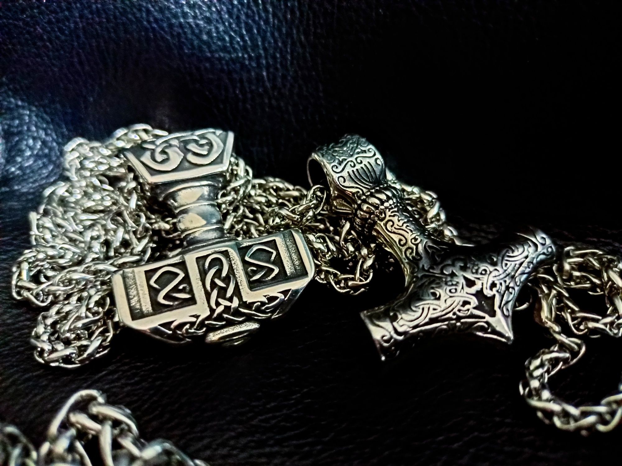 Valknut runy nordycka zawieszka wisiorek wikinga łańcuszek młot Thora