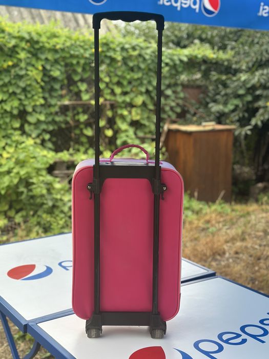 Валіза дорожня дитяча.